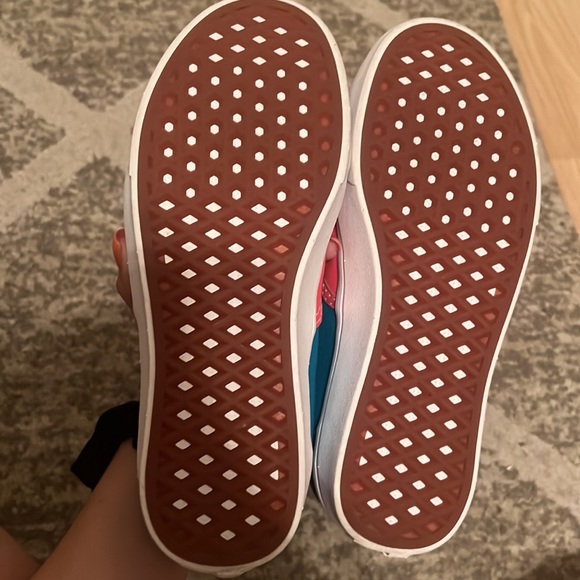 Brand new vans - Picture 4 of 4